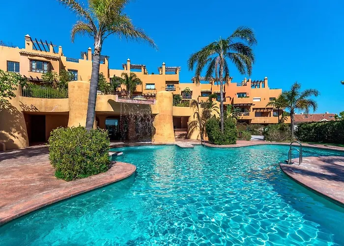 Townhouse With Great Sea Views In Riviera Del Sol