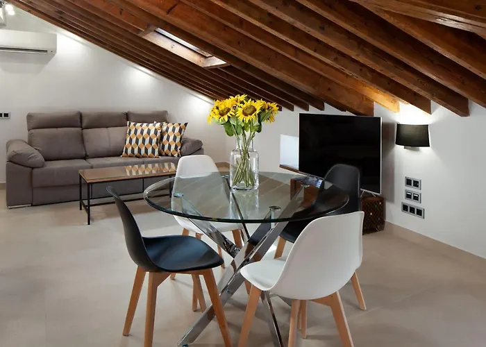 INMálaga Penthouse Santos Suites