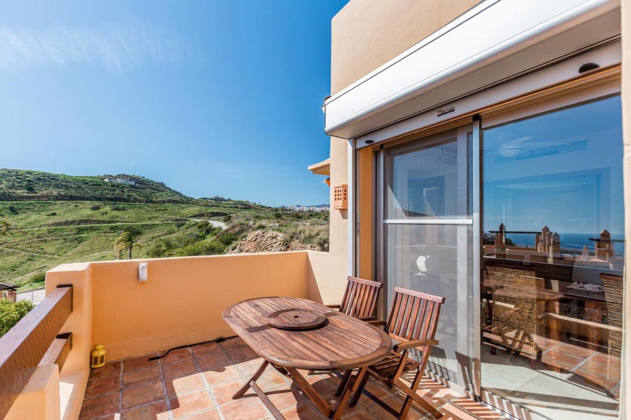 Townhouse With Great Sea Views In Riviera Del Sol Málaga