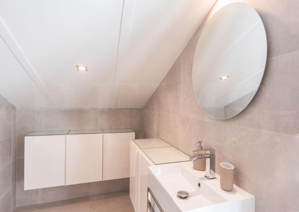 Apartment Penthouse & Private Rooftop In The Heart Of By Rems