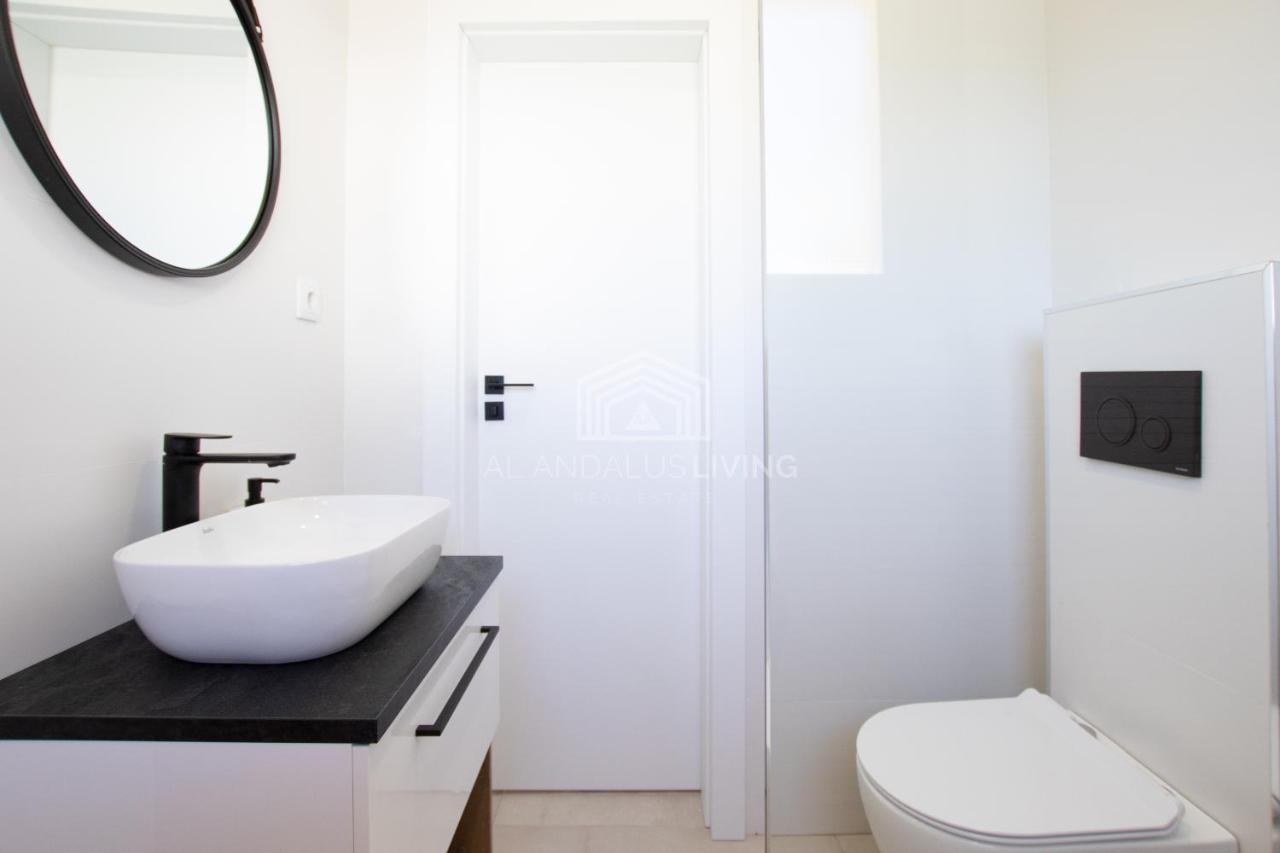 Panoramic Sea Views And Direct Access To The Beach From The Community In Torrenueva Appartement *