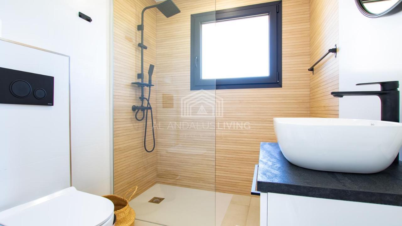 Panoramic Sea Views And Direct Access To The Beach From The Community In Torrenueva Appartement Málaga
