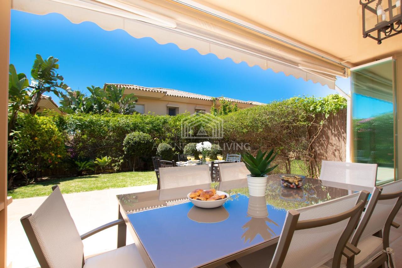 Spacious Perfectly Maintained House With Private Garden And Communal Pool In Riviera Del Sol * Málaga