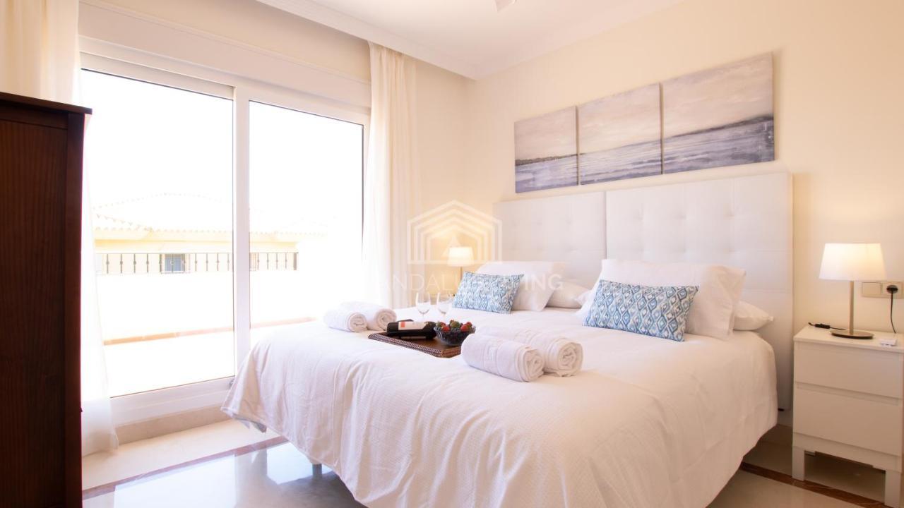 Spacious Perfectly Maintained House With Private Garden And Communal Pool In Riviera Del Sol Villa Málaga