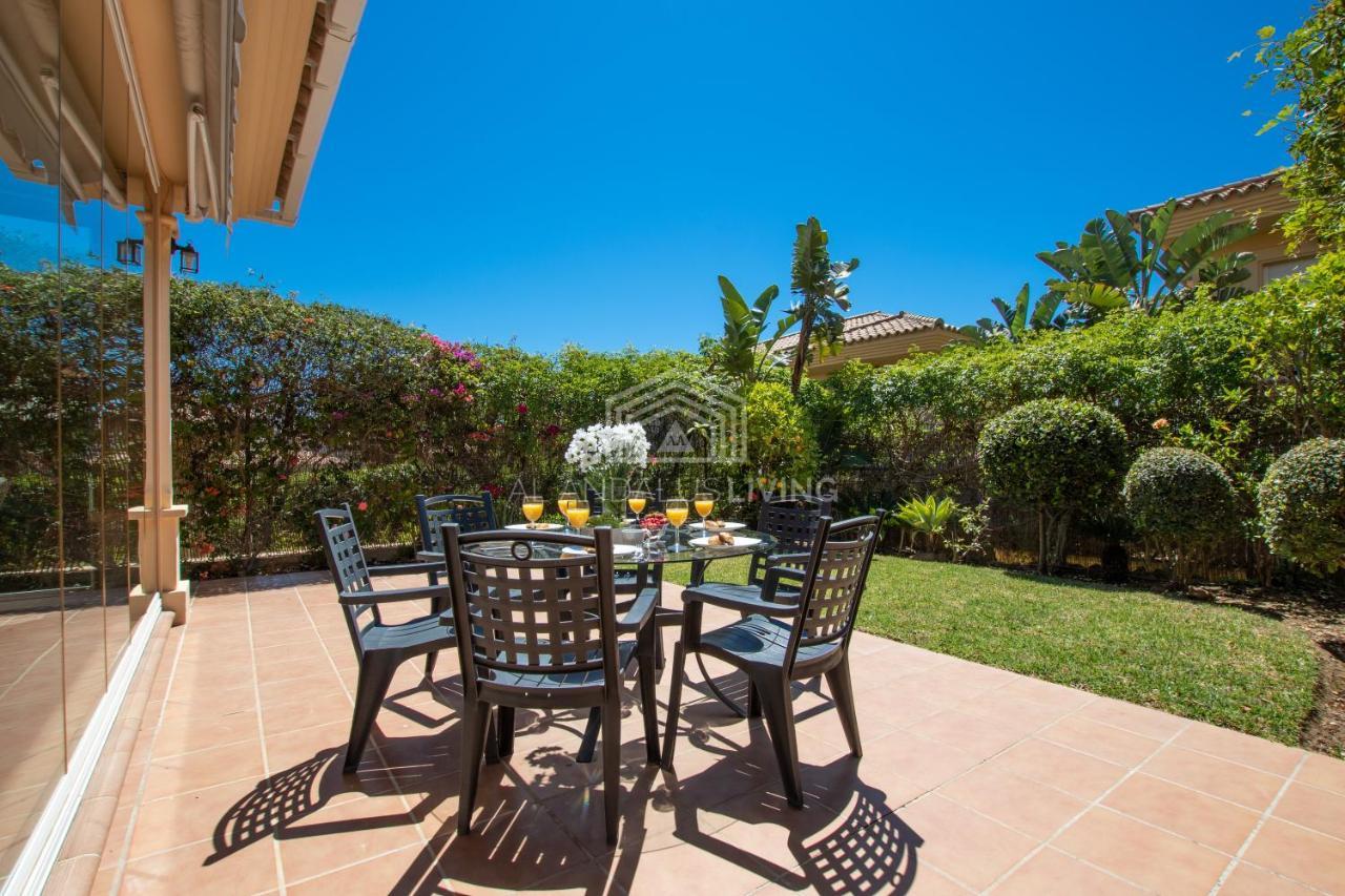 Spacious Perfectly Maintained House With Private Garden And Communal Pool In Riviera Del Sol Málaga