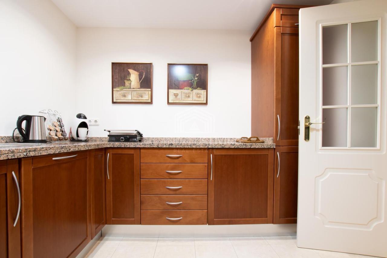 Spacious Perfectly Maintained House With Private Garden And Communal Pool In Riviera Del Sol Málaga