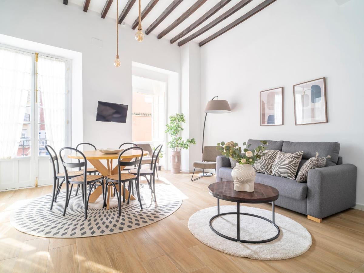 Sanders Lavender - Delightful Two-bedroom Downtown * Málaga