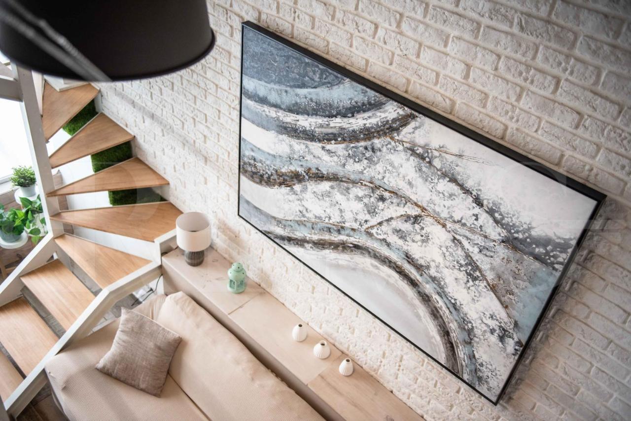 Bright Duplex Loft Next To The Center By Rems Lägenhet