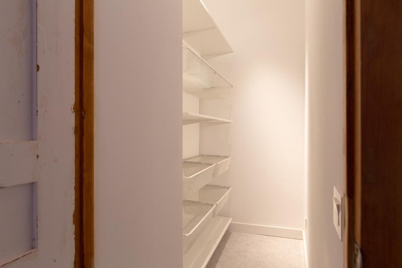 Wonderful With Three Bedrooms And Two Bathrooms In The Center Lejlighed *
