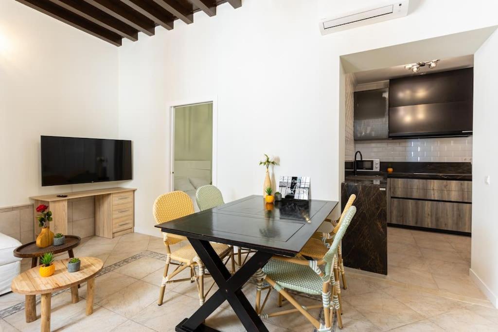 Appartamento 1. Casa De Alma. In Historic House Málaga
