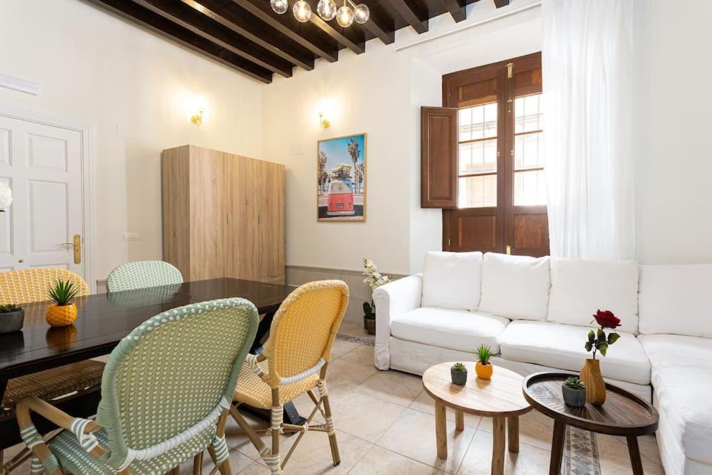 1. Casa De Alma. In Historic House Málaga
