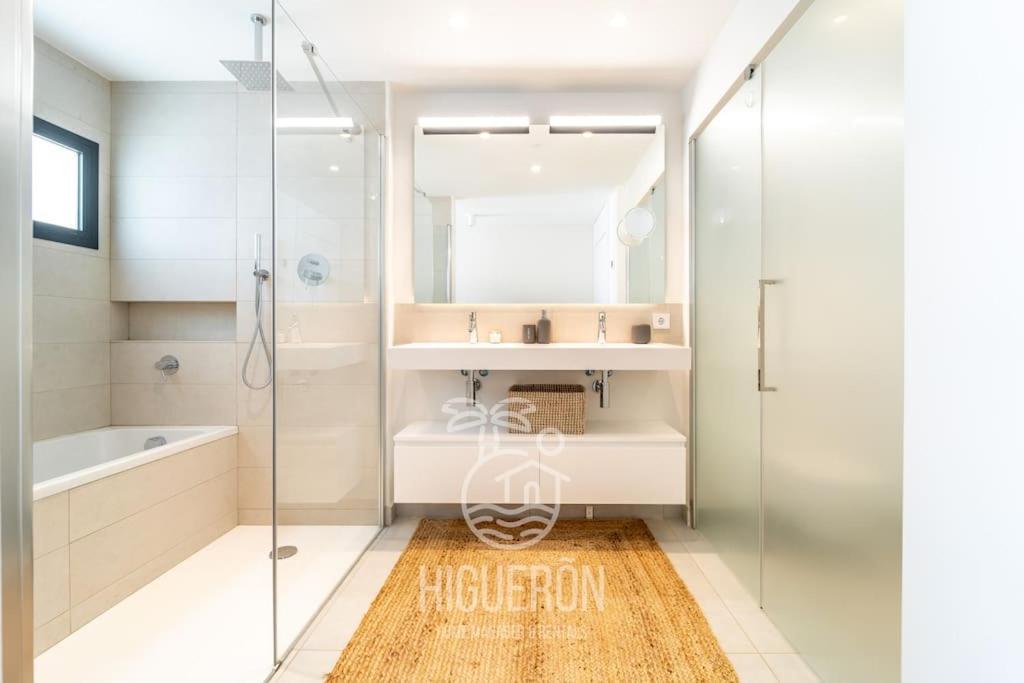 Higueronrentals Garden Jacuzzi Málaga