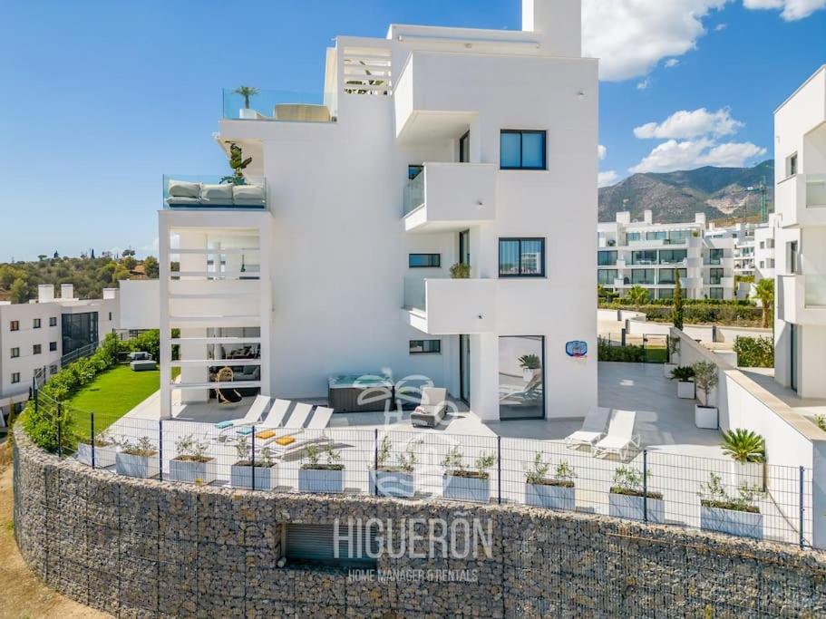 Higueronrentals Garden Jacuzzi Apartamento