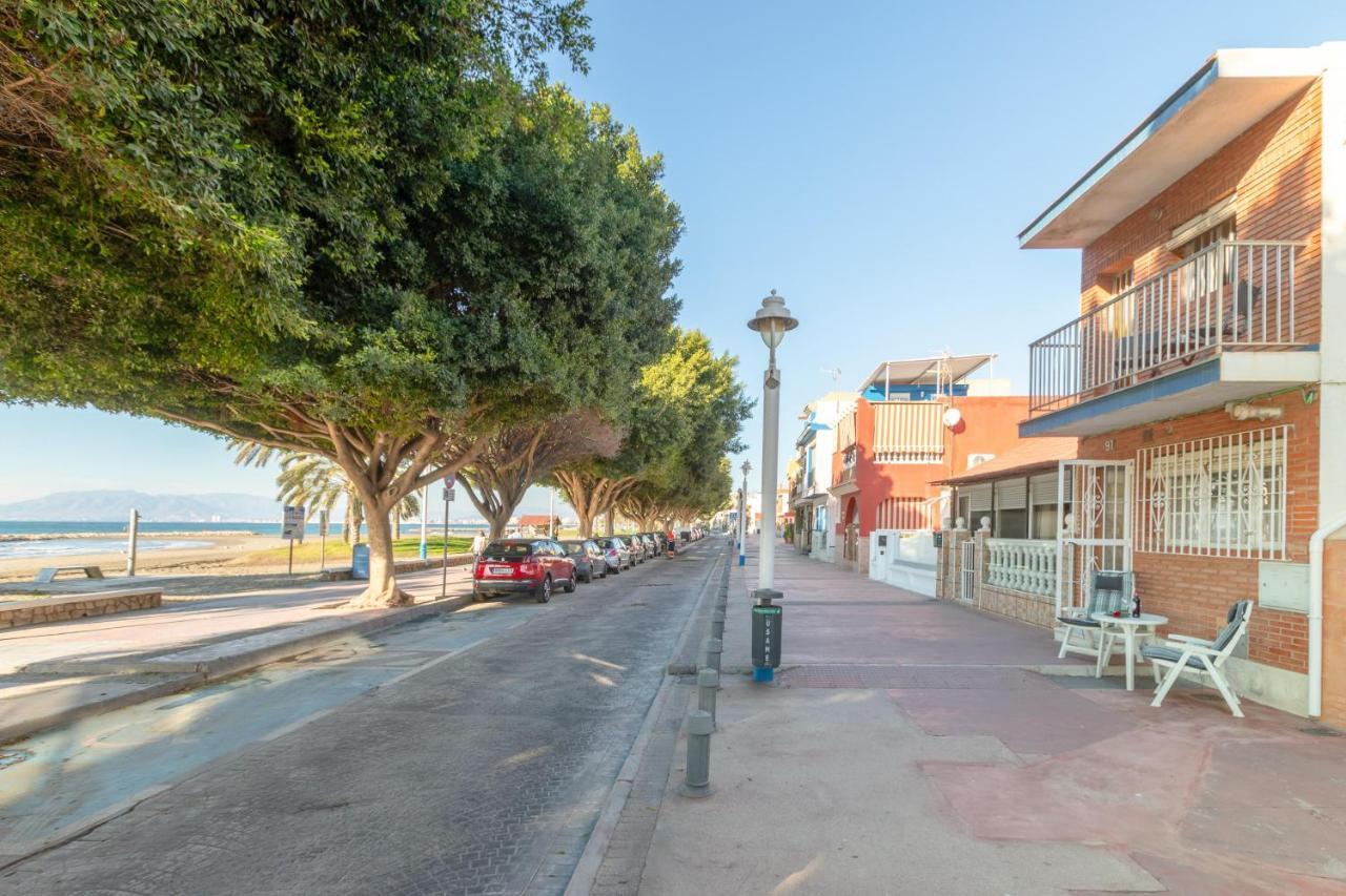 Alpstuga Casa Coral - Charming Beachfront House - Free Wi-fi *