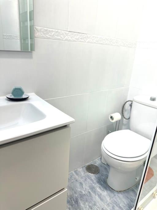 Pizarro ! Apartment Malaga
