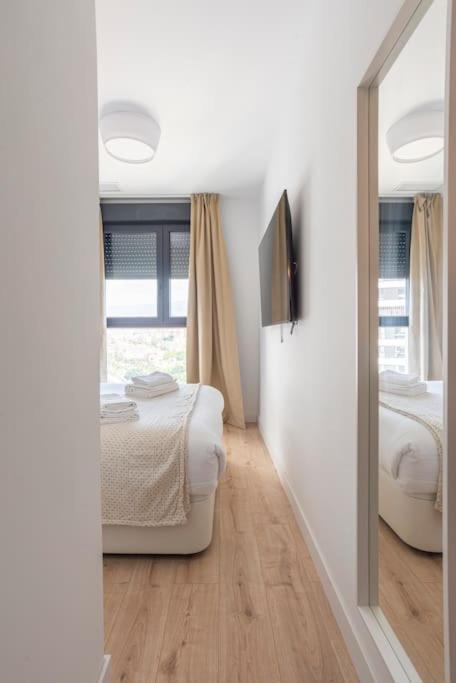 Apartment Skyline Iii Pool & Coworking By Ele Malaga