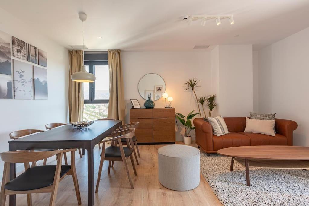Apartment Skyline Iii Pool & Coworking By Ele Malaga