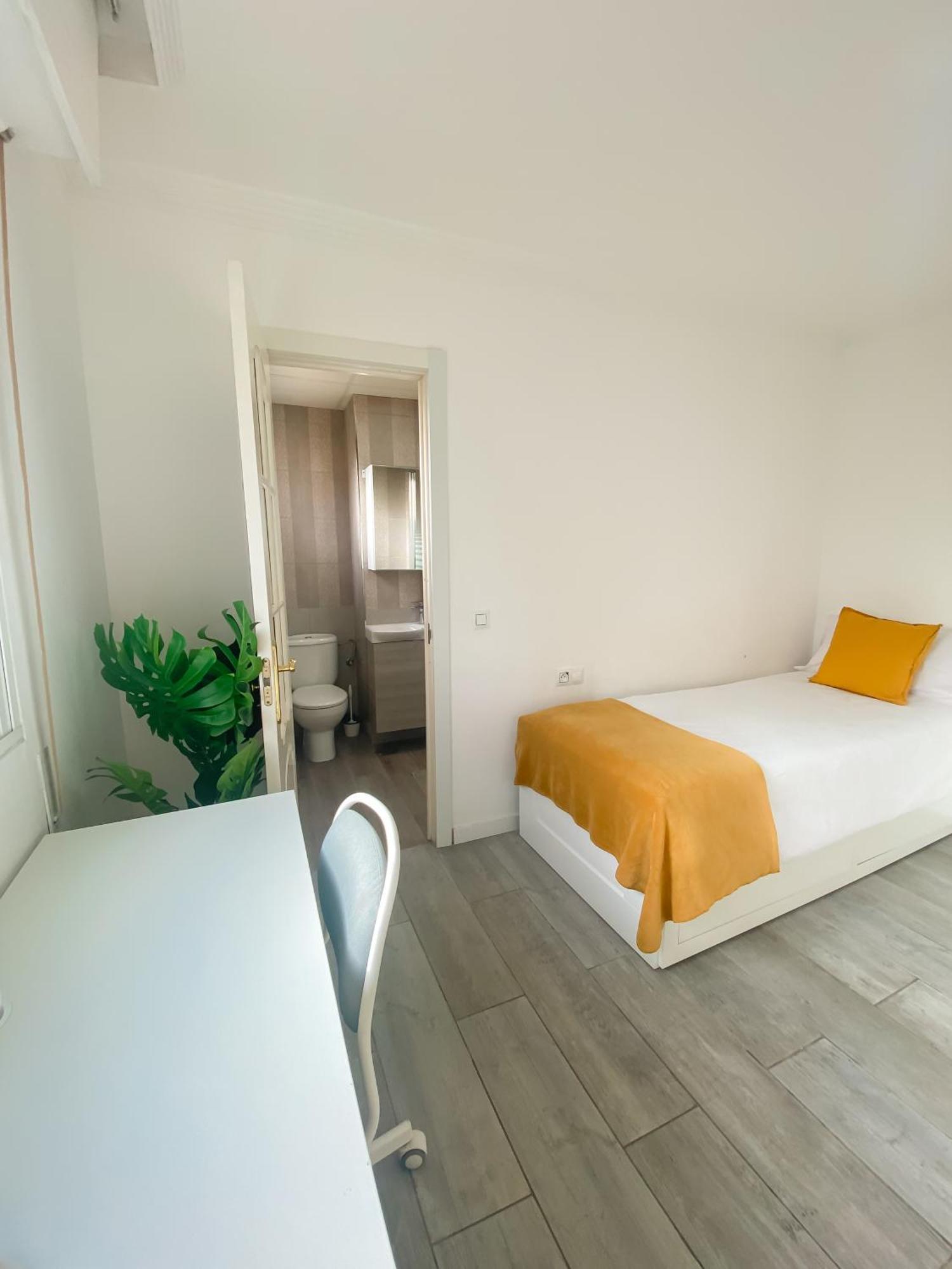 Lejlighed 3 Y 3 Baths Y Aparcamiento Catedral *