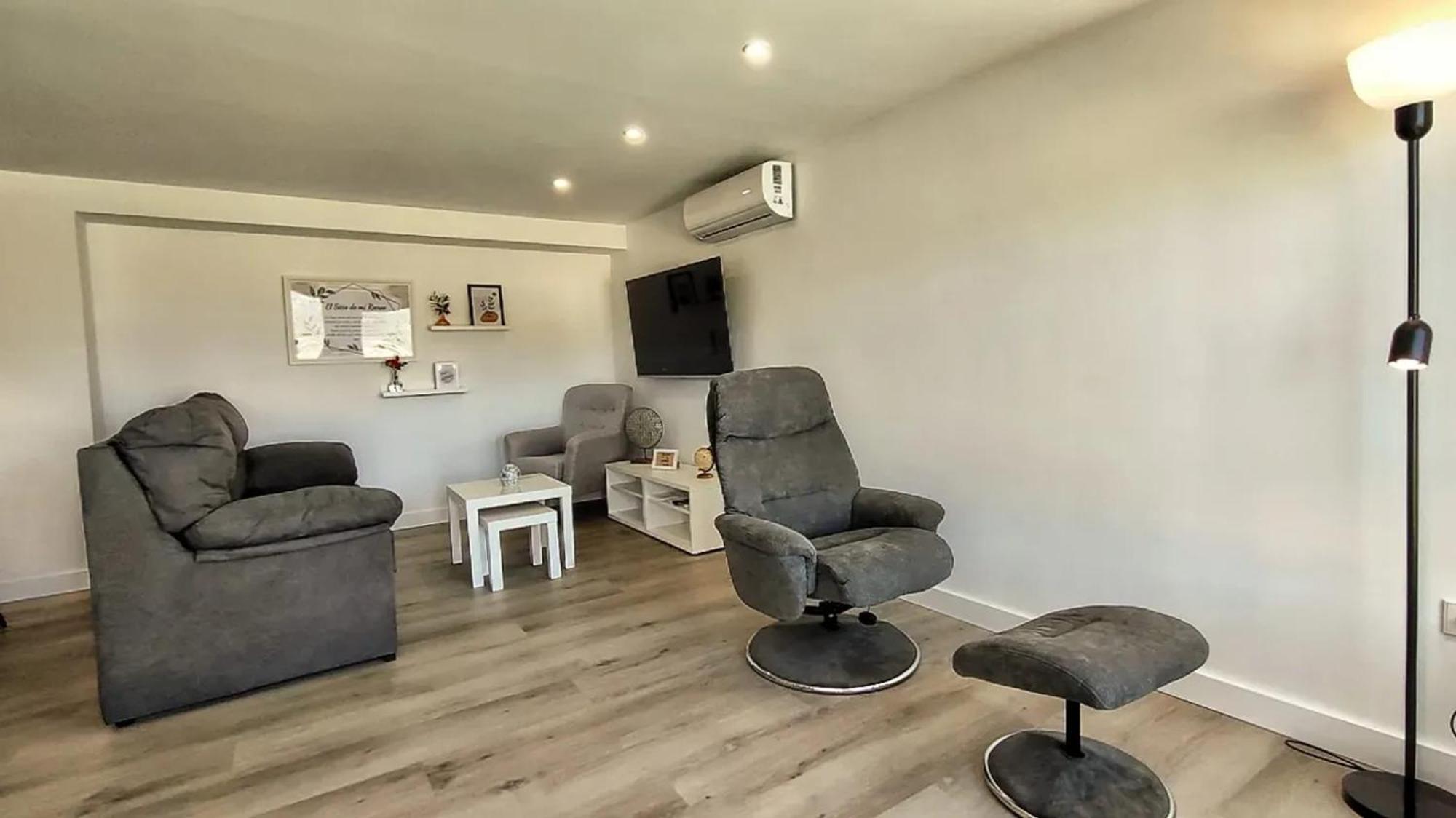 Charming In Prados 45 M² With Pool Appartement