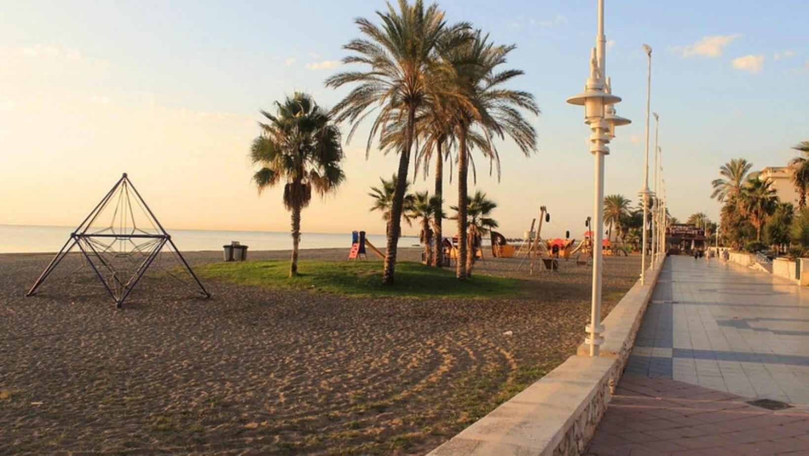 Chalet En Primera Linea De Playa Apartamento Málaga
