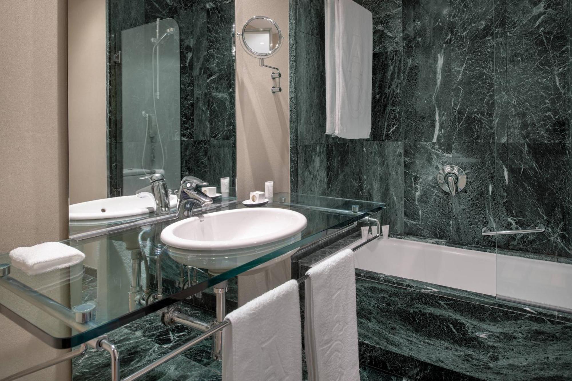 Hotell Ac Palacio By Marriott