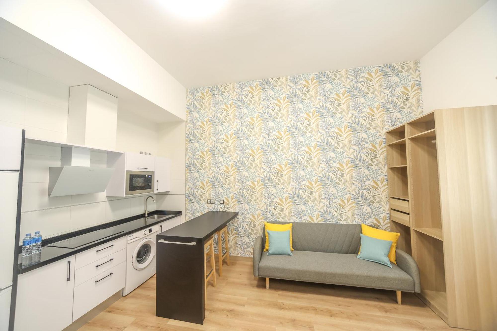 Lovely In The Heart Of Free Swimming Pool Apartment Malaga