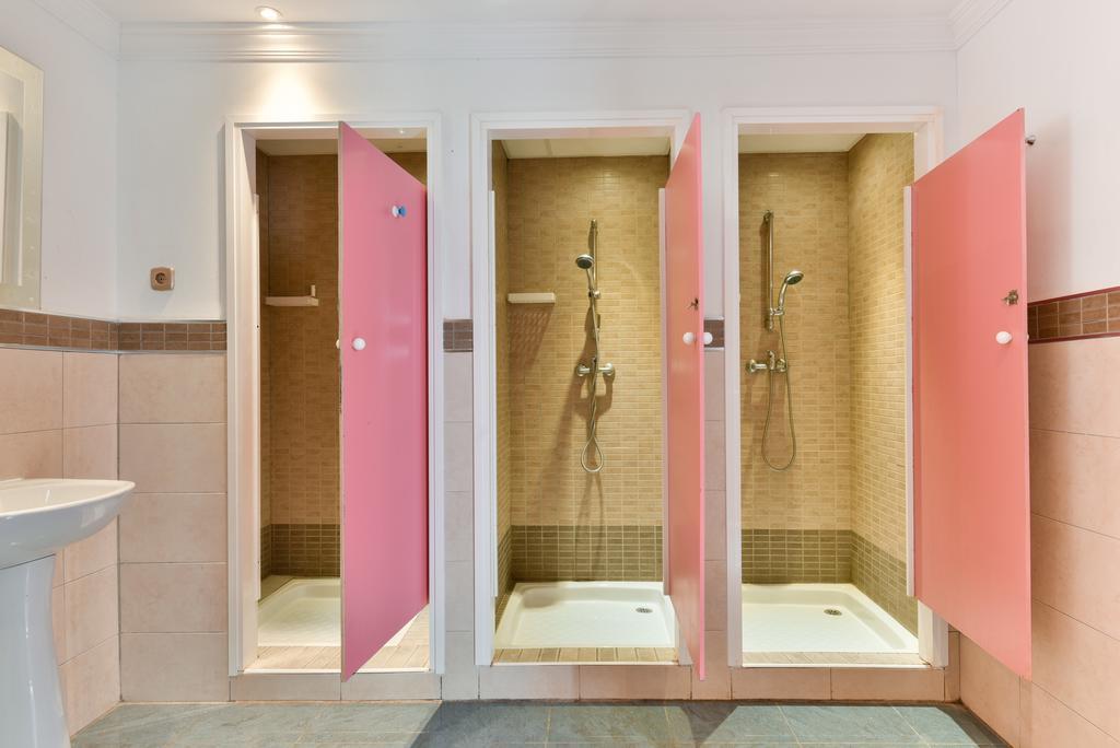 Auberge de jeunesse Feel Center *