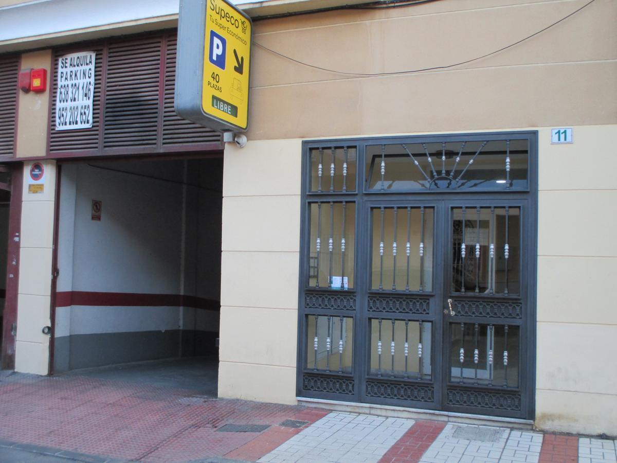 Alaska 800 M De La Playa Parking Privado Málaga