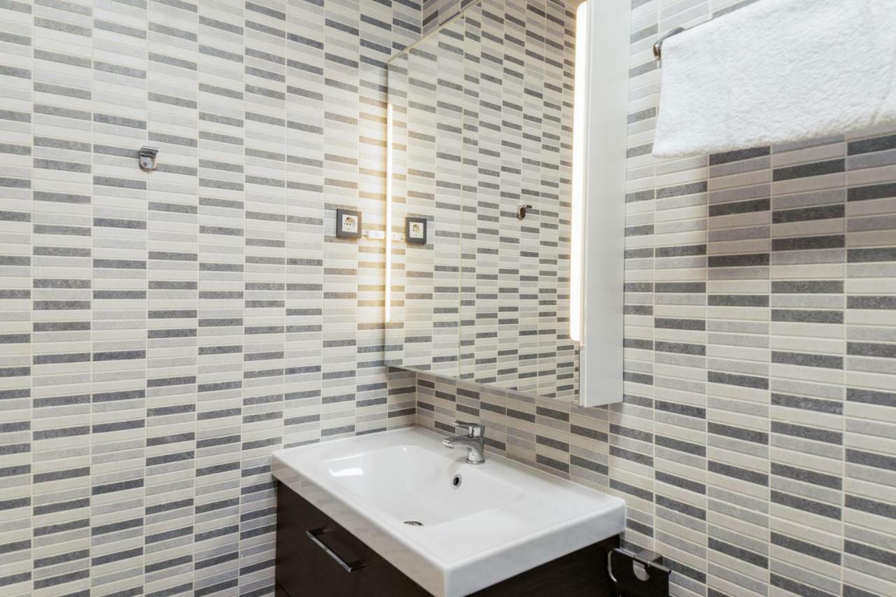 Homes Stylish Central *