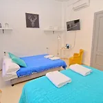 Low cost room Mercado Malaga