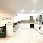 Gmc Turistics - Great Apartment For Groups & Families