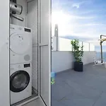 Bayview Hills, Luxury 2 Bedroom Apartment