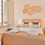 C74 - Marvelous 3 Bedroom Apartment In Historical