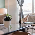 Sunny & Modern Apartment - Center By Rems
