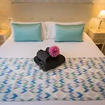 Holidays2Malaga Suites