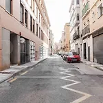 Bright Duplex Loft Next To The City Center By Rems