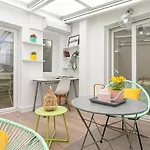 -Malagasunapts-Citycentre Private Patio