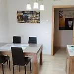 Apartamento en la playa! Parking, wifi, piscina, aire acondicionado y Netflix!