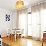 Casa Fenicia - Cosy Apartment With Free Private Parking