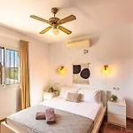 Private Family Villa With Pool And Kids Room