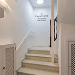 Feelathome Atarazanas Apartments