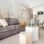 Adorable Flat With Private Parking In The Center By Rems