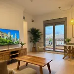 Life Apartments Alameda Colon