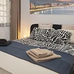 Dona M - Pure Luxe Studio Malaga Down Town