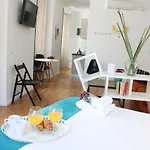Life Apartments Calderon