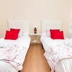 Spanish Apartment Into Cathedral Square By La Recepcion