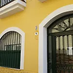 La Plaza, Free Parking!