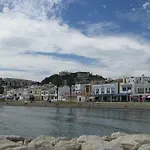 Sea Views-Free Parking