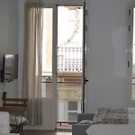 Modern studio flat close to Plaza Merced