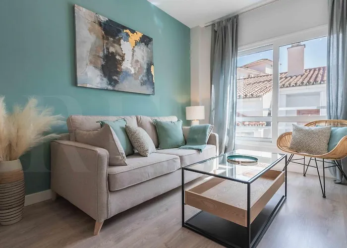 Sunny & Modern Apartment - Center By Rems
